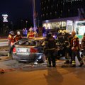 ФОТО: В Таллинне столкнулись две машины. Водитель одной машины скрылся с места происшествия. Во второй машине пострадали двое человек