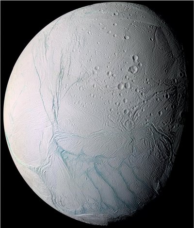 Enceladuse "tiigritriibud." NASA/JPL/Space Science Institute