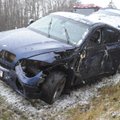 FOTOD | Jüri-Aruküla teel sõitis auto teelt välja, juht sai viga