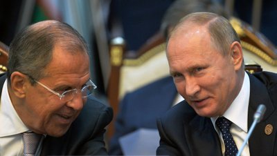 MIS TOIMUB NENDE PEADES:Sergei Lavrov ja Vladimir Putin olid mõlemad Valdai klubi kohtumisel kohal.