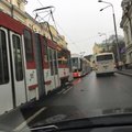FOTOD: Kesklinna trammiliiklust tabas järjest mitu probleemi, liiklus on häiritud