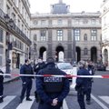 FOTOD ja VIDEO: Pariisis avasid sõjaväelased noarünnaku peale tule