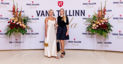 HEAS VORMIS ÕED Vaherite pere tsirkusekooli juhid Endla ja Lembi Vaher olid valinud õhtu riietuseks kontrastse musta ja valge.