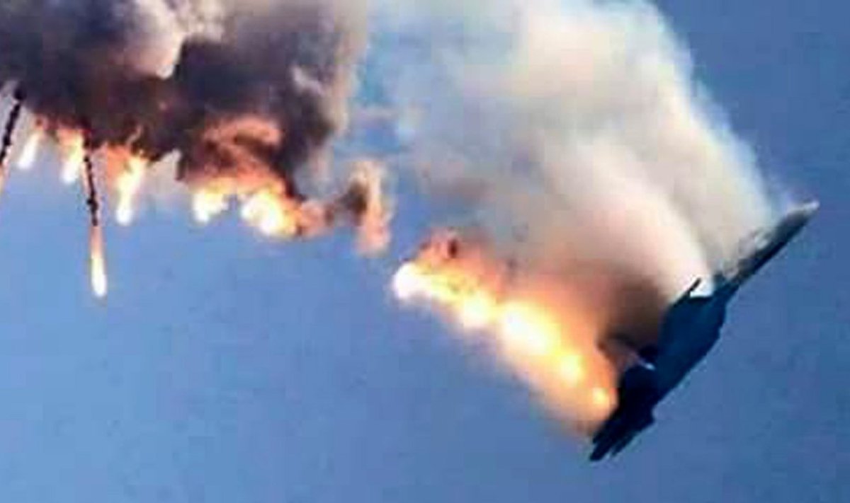 Türgi hävitajate poolt alla lastud õhuruumi tunginud Vene lahingulennuk
