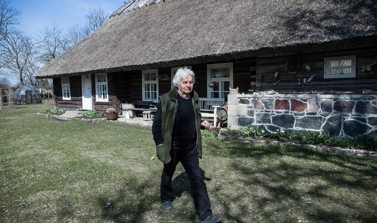 Ivo Linna oma talus Saaremaal.