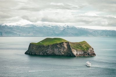 Üks Vestmannaeyjari saarekestest
