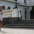 FOTOD: Vapustavas kleidis Australian Openi võitja fotosessioon karikaga