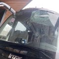 ФОТО | Чудом пронесло: лед повредил лобовое стекло автобуса Lux Express прямо на трассе