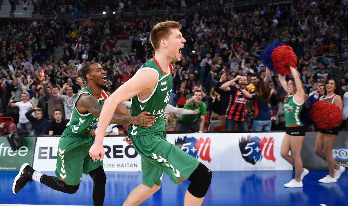 Davis Bertans võidukorvi järel juubeldamas