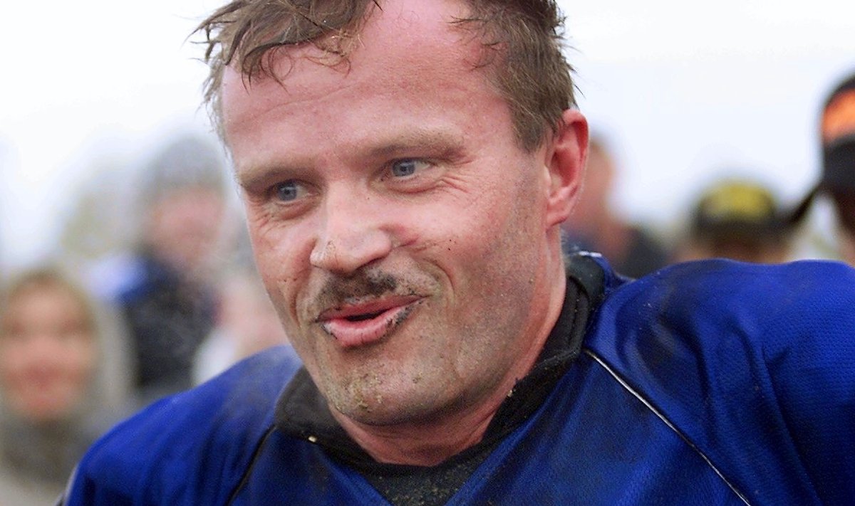 Tommi Mäkinen aasta enne karjääri lõpetamist Männikul endurokrossi võistlusel.