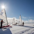 FOTOD | Jääpurjetamise Eesti meistrid viidi tuule puudumisel Topult Saadjärvele, kus maru teeb jällegi paksu pahandust