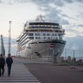 DELFI FOTOD ja VIDEO: Reisijad: oleme juba mitmendat päeva Tallinna sadamas uhiuuel kruiisilaeval "lõksus"