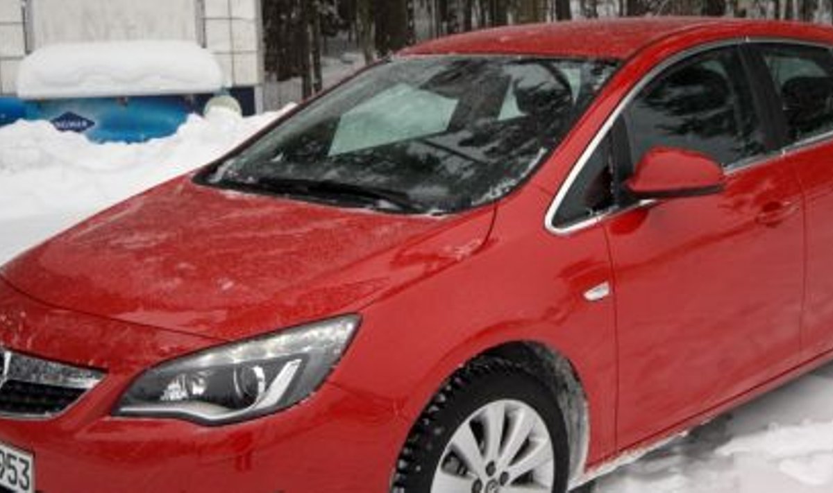 Opel Astra on eelkäijaga võrreldes ebamaine ja tulnuklikult luksuslik