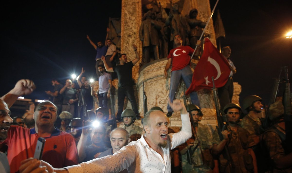 Ankara inimesed tulid 16. juulil tänavatele sõjaväelist riigipööret ära hoidma.