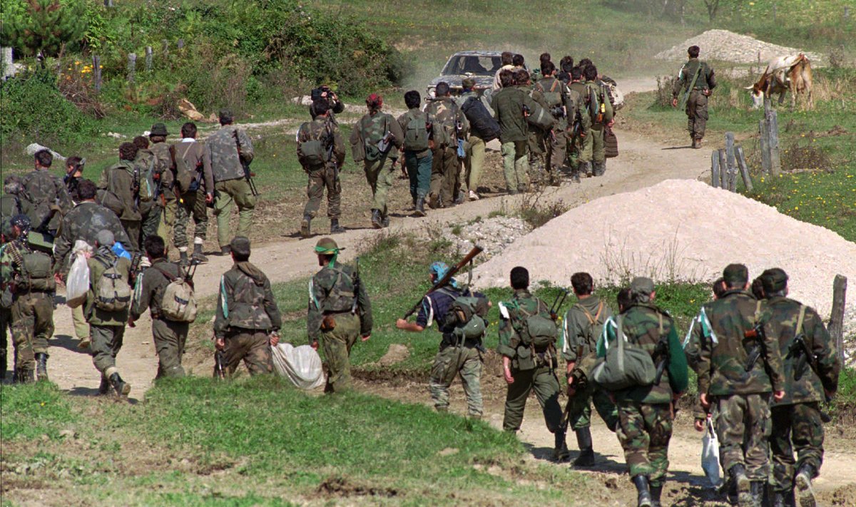 28. september 1995.  Bosnia valitsusväed Sarajevost 120 km kaugusel. Sõjategevuse lõpetamiseks saavutatud Daytoni lepe oli selleks ajaks juba teksti kujul olemas, kuid allkirjastati sama aasta detsembris. 