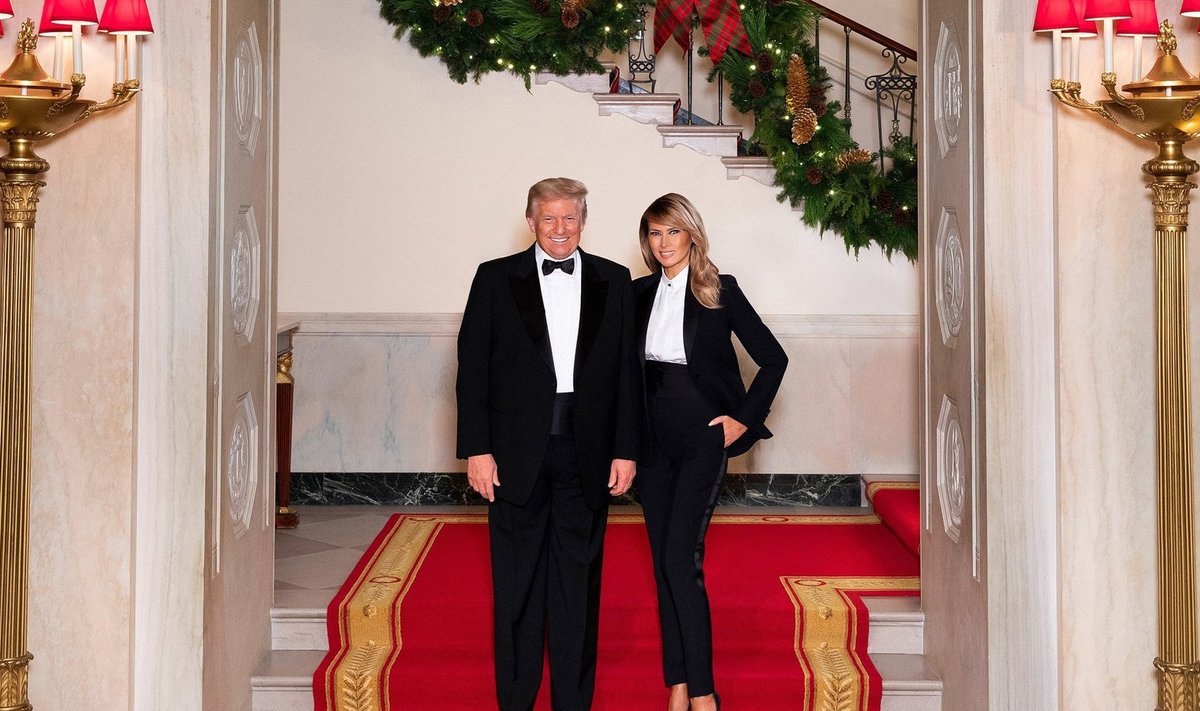 VIIMASED JÕULUD: President Donald Trumpi ja esimese leedi Melania Trumpi ametlik jõulufoto.