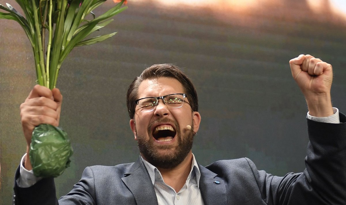 Rootsi Demokraatide juht Jimmie Åkesson kiidab ajakirjanikevastased rünnakud heaks.