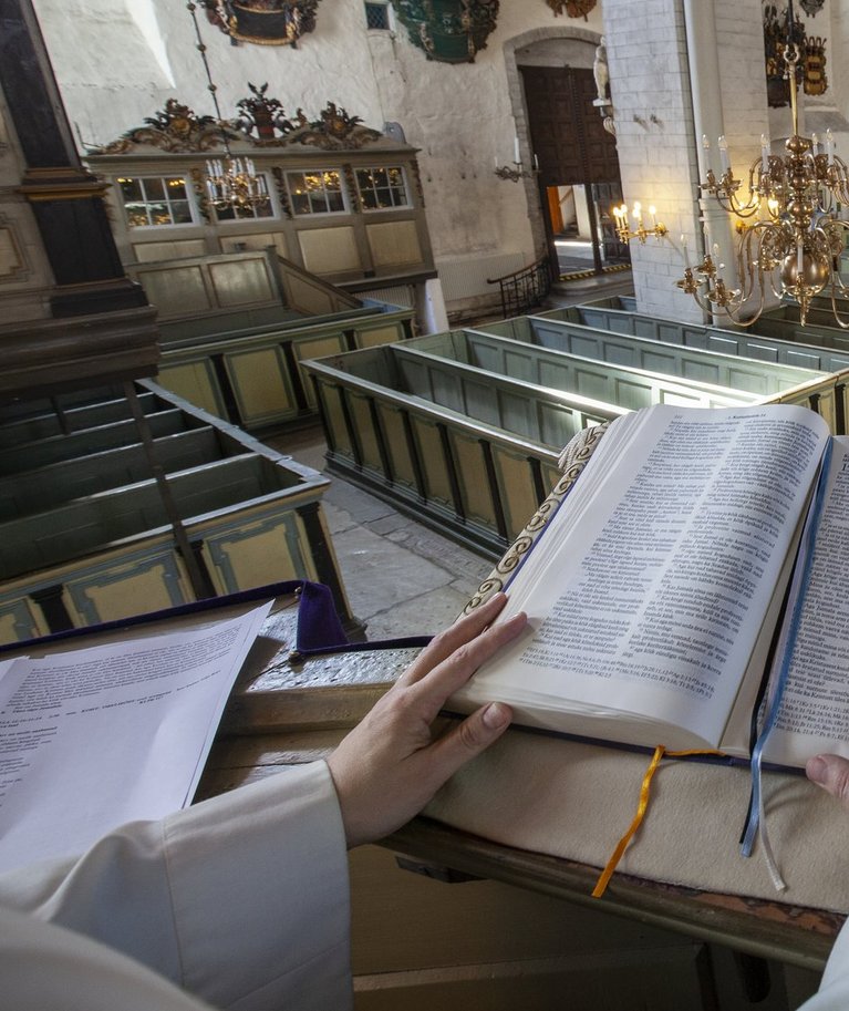 Ülestõusmispüha jumalateenistuse otseülekanne jõuab vaatajateni ETV vahendusel pühapäeval kl 11 Tallinna Piiskoplikust Toomkirikust, mis sel korral on tühi.