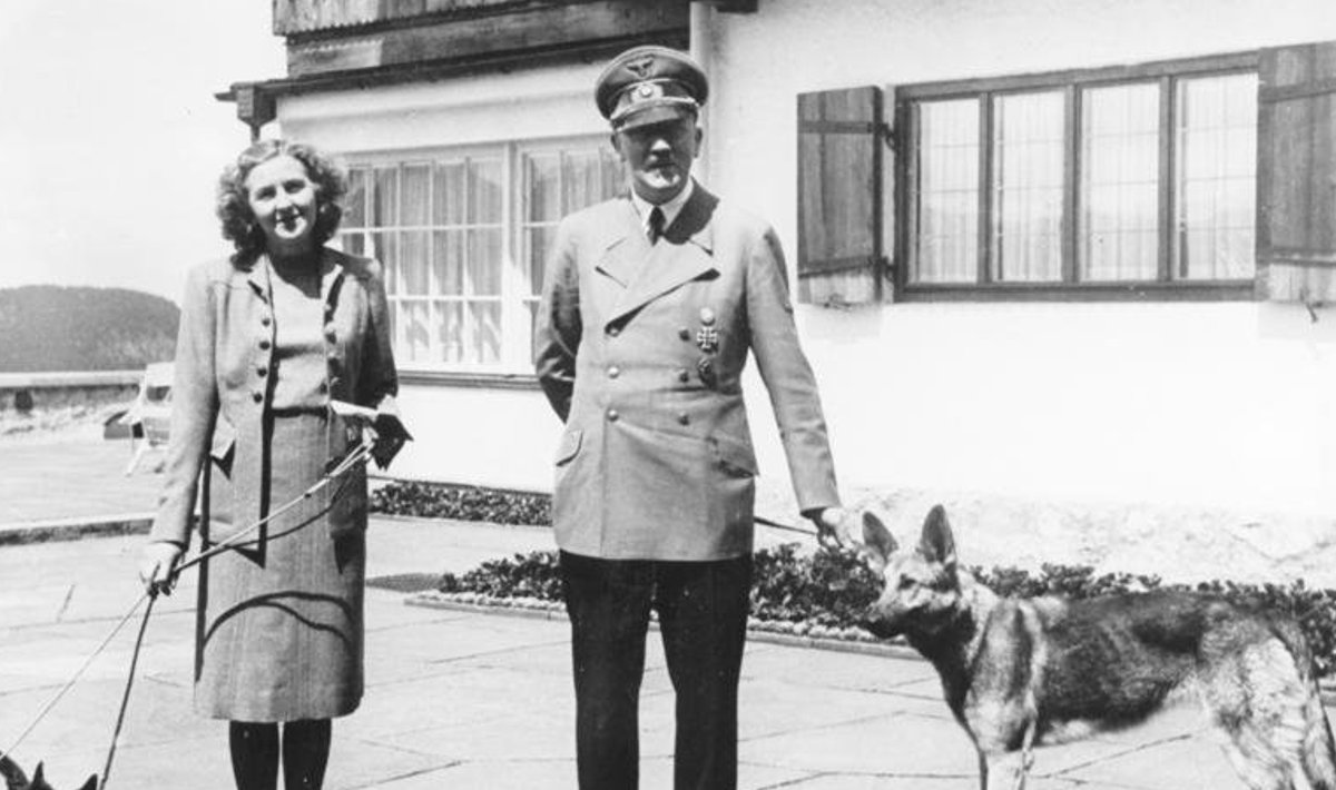 Hitler ja Eva Braun 1942. aastal. 