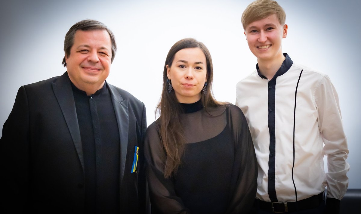 FESTIVALI TÄHED Ukraina pianist ja festivali kunstiline juht Alexey Botvinov, Eesti pianist Karolina Aavik ja viiuldaja Hans Christian Aavik esinesid festivalieelse kontserdiga Tallinna Mustpeade Majas. 25. maist kuni 7. juunini toimuval festivalil antakse kokku seitse kontserti Tallinnas, Laulasmaal, Viimsis ja Tartus.