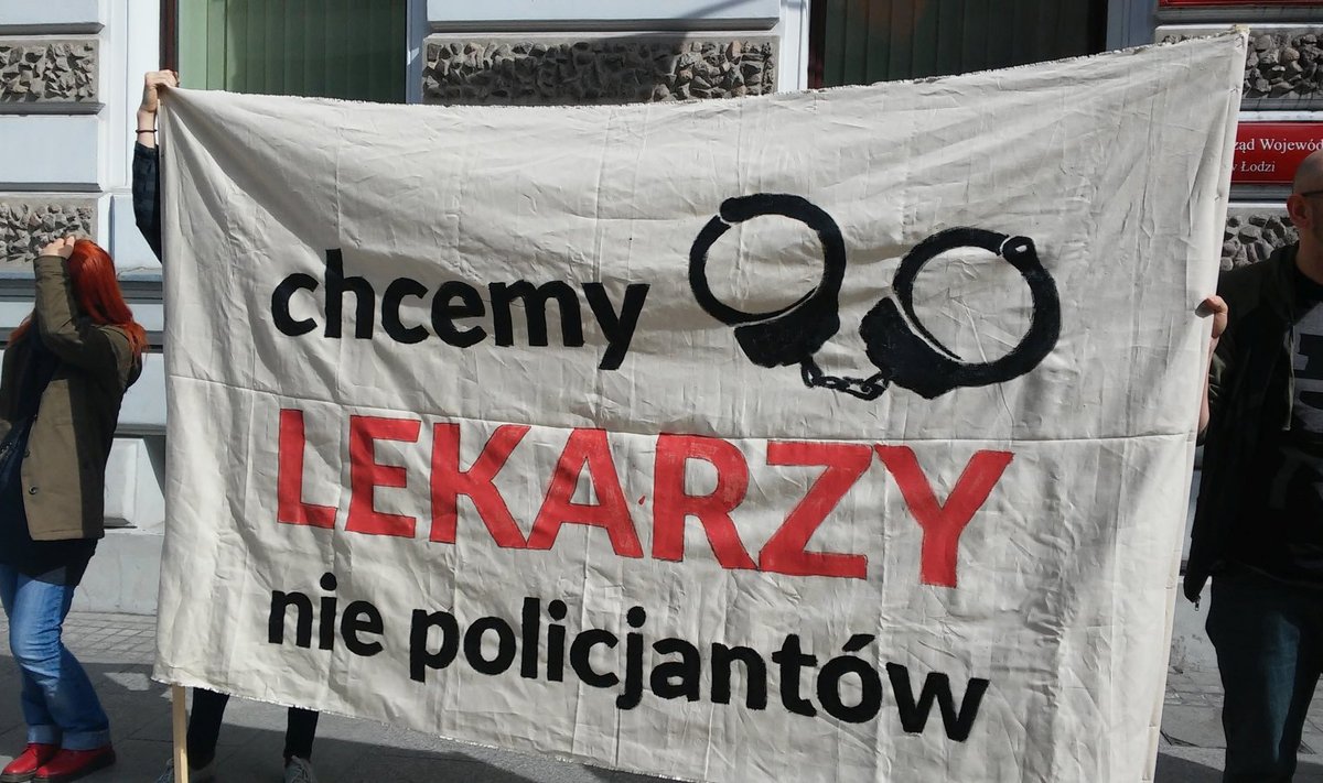 "Me tahame arste, mitte politseinikuid." 2016. aasta meeleavaldus Poolas abordiseaduse muudatuse vastu.