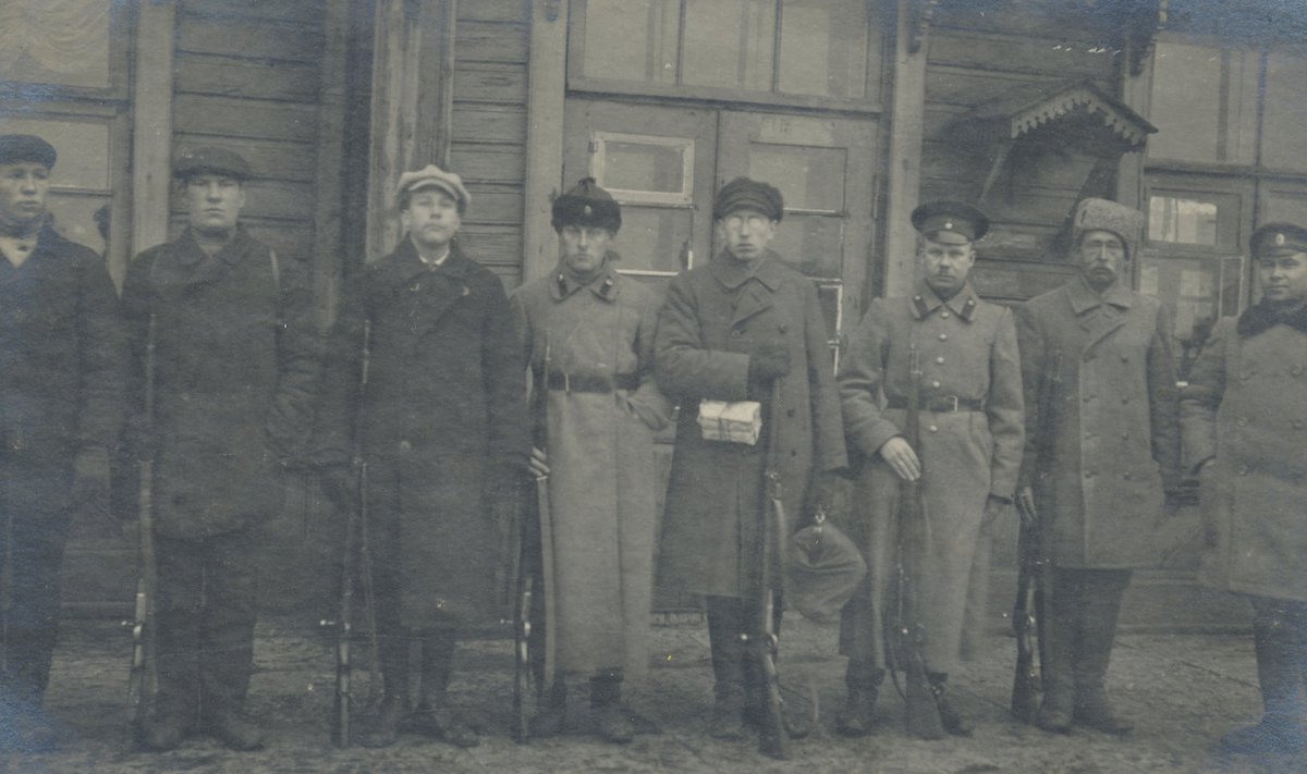 Солдаты возле ж/д станции Кейла. 2 декабря 1918