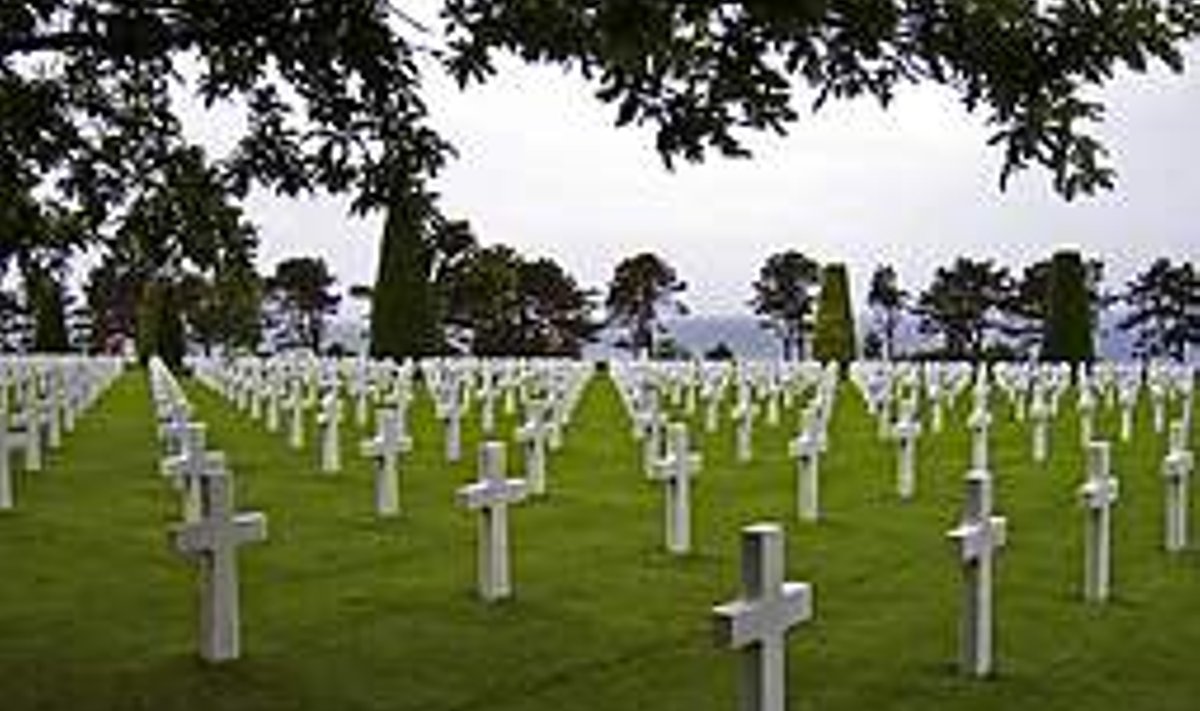 PÄEVADE PÄEVA KALMISTU: 5. ja 6. juunil 1944 hukkus Normandia vabastamislahingutes 1465 ameeriklast, 2700 inglast ja 500 kanadalast.