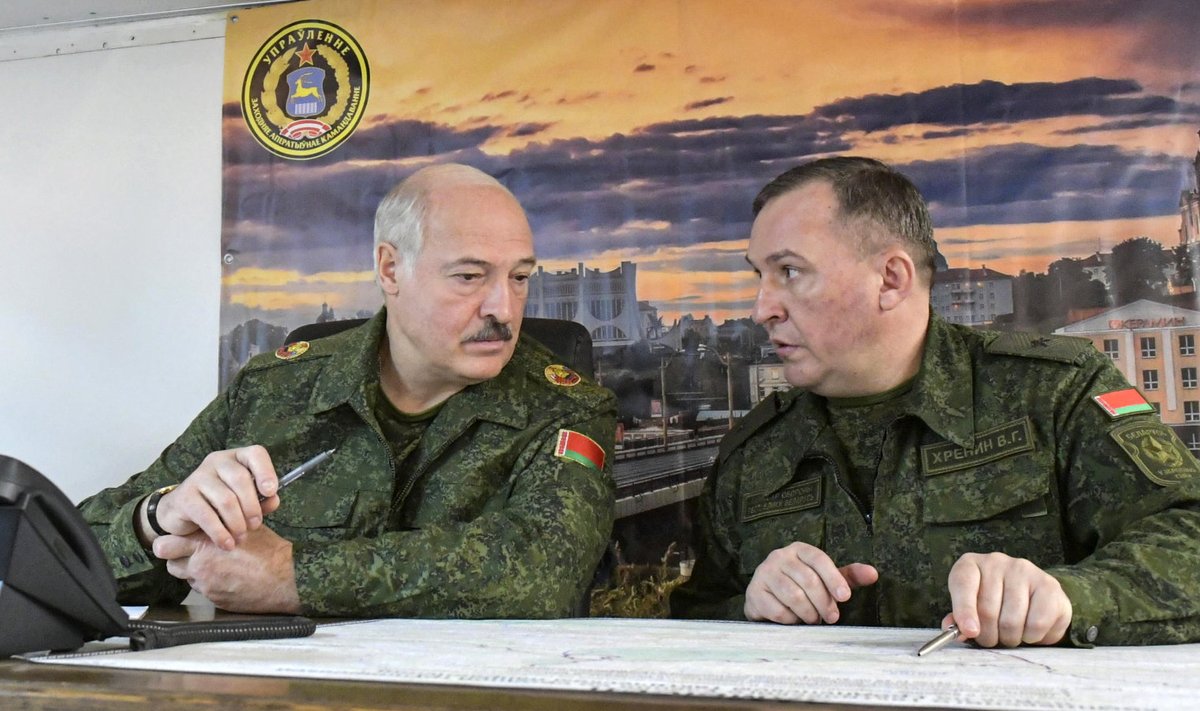Lukašenka ja kaitseminister Viktar Hrenin