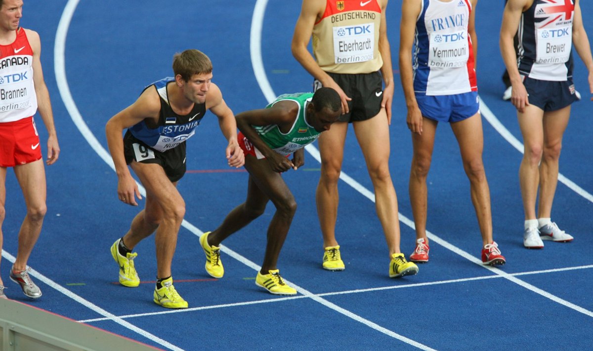 Tiidrek Nurmel (nr 9) ja teistel Euroopa jooksjatel on Aafrika sportlastega raske sammu pidada.