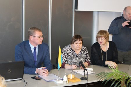 Umbusalduse avaldamine Narva linnavolikogu esimehele.       