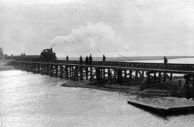1944-1945 eksisteerinud sild. https://rusplt.ru