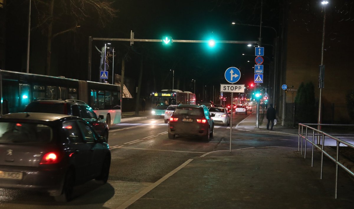 Õhtune liiklus Gonsiori tänaval