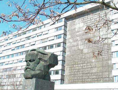 Kuulus Karl Marxi monument.