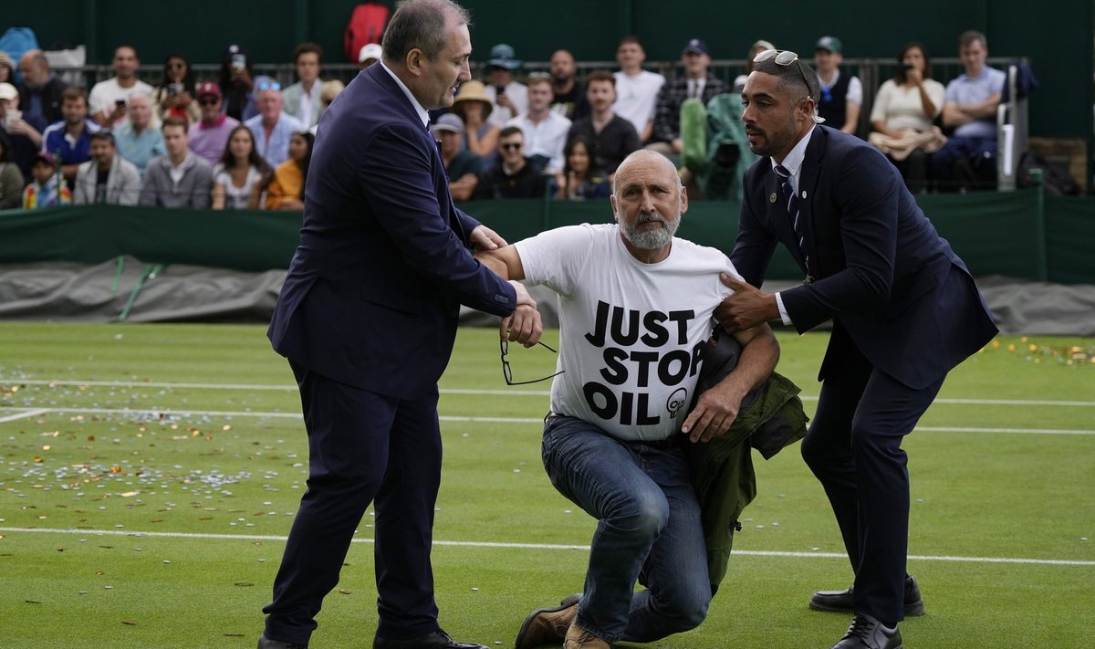 "Just Stop Oil" protestija Wimbledoni väljakul