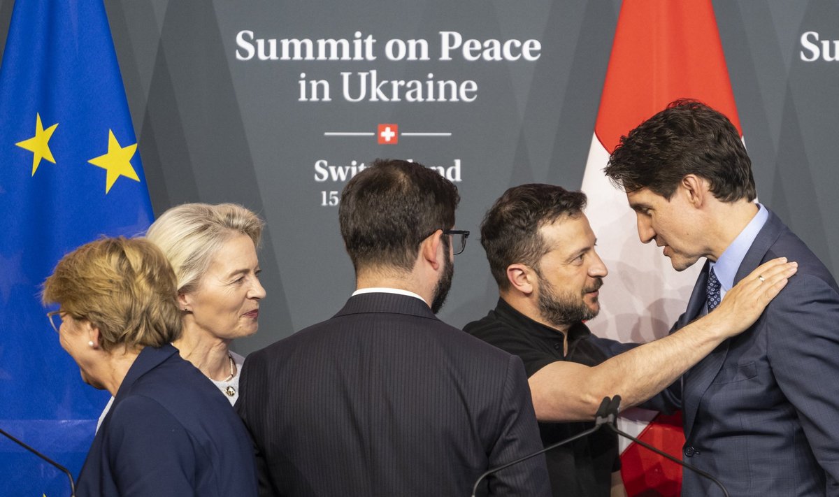 Šveitsi president Viola Amherd, Euroopa Komisjoni president Ursula von der Leyen, Tšiili president Gabriel Boric Font, Ukraina president Volodõmõr Zelenskõi ja Kanada peaminister Justin Trudeau kohtumise lõpus