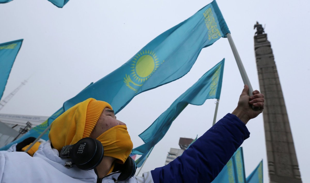 People mark Independence Day in Almaty