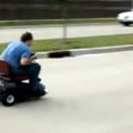 VIDEO: Põrgulik ratastool, mis liigub 75 km/h!