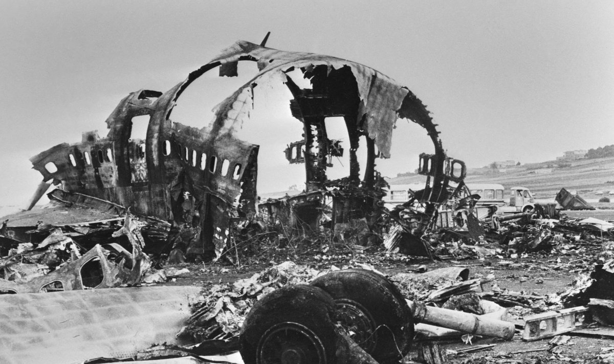 TÄIELIK HÄVING: See on kõik, mis jäi järele KLMi Boeingust pärast Tenerife lennuväljal toimunud kokkupõrget. Ometi oli õnnetusest eluga pääsemine võimalik.