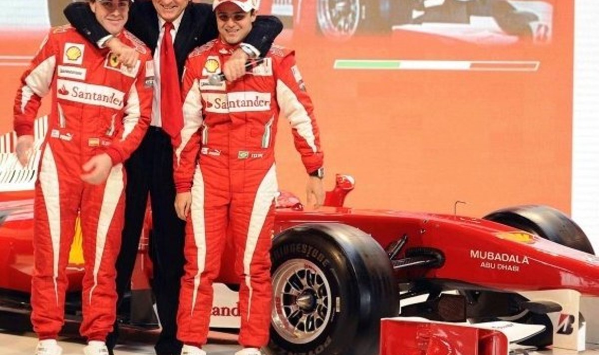 Ferrari vormel-1 tiim alates vasakult: Fernando Alonso, Luca di Montezemolo ja Felipe Massa.