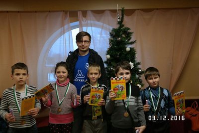 Роман Ежов со своими учениками