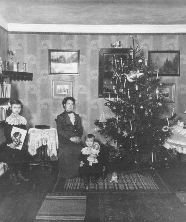 Norvidi pere jõulud Kärdlas, HKM Fp 804:1 F 3138, Hiiumaa Muuseumid SA, http://www.muis.ee/museaalview/1802630