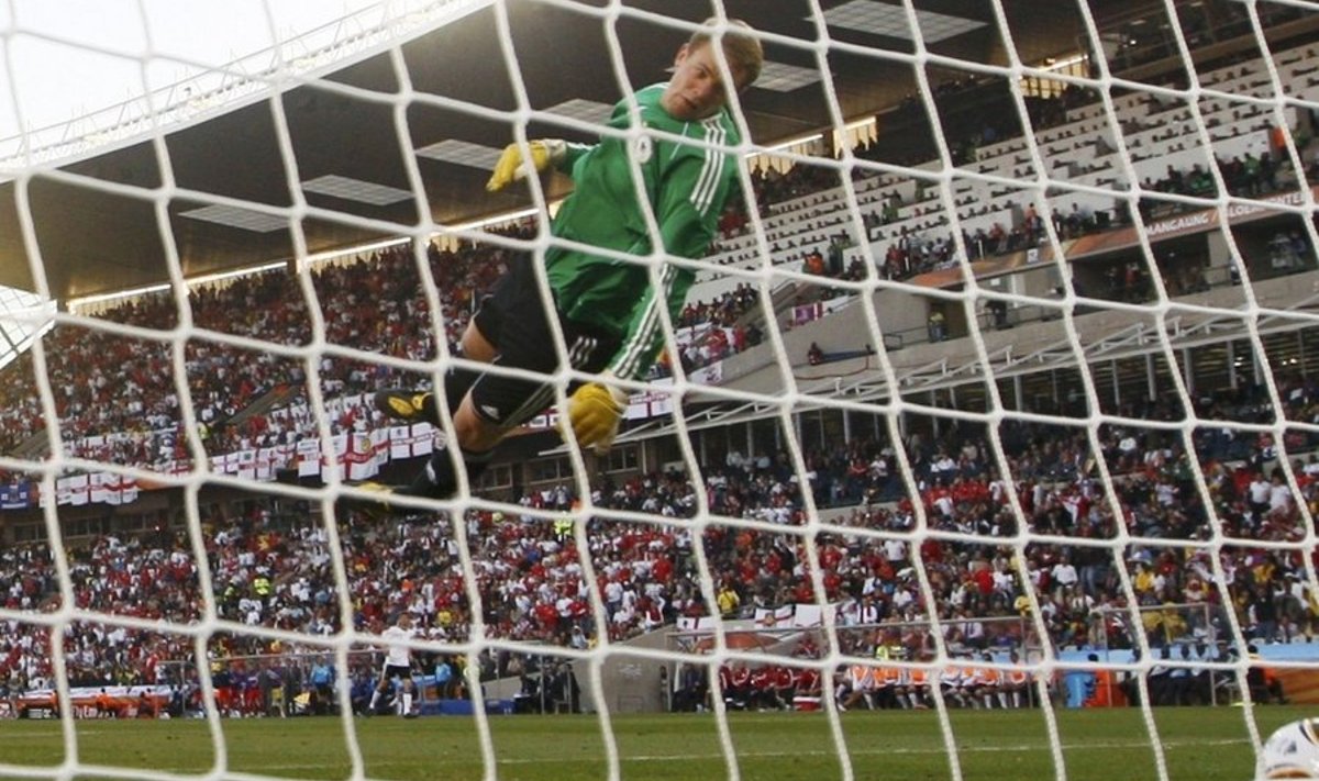 Skandaalne värav, mis Inglismaa - Saksamaa mängul 2010. aasta MM-il lugemata jäeti.