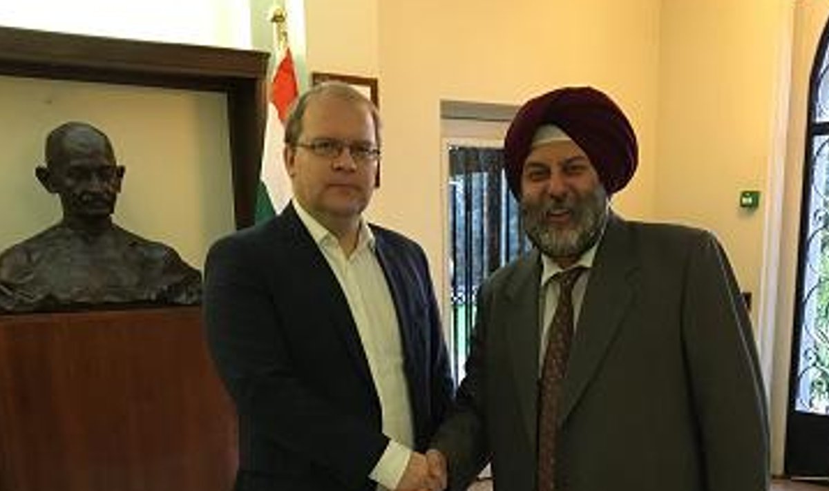 Urmas Paet ja India suursaadik ELi juures Manjeev Singh Puri