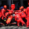 Ferrari F1 tiim pakkus tasuta küüti kahele immigrandile