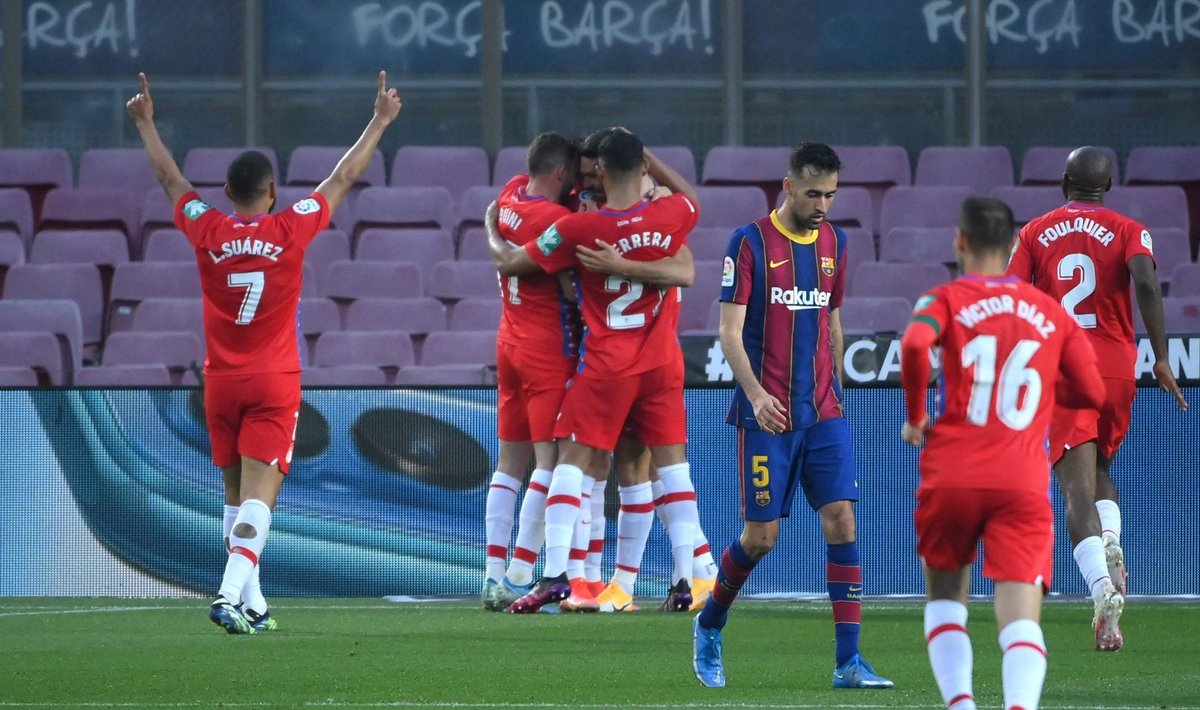 Granada mängijad tähistamas Jorge Molina väravat.