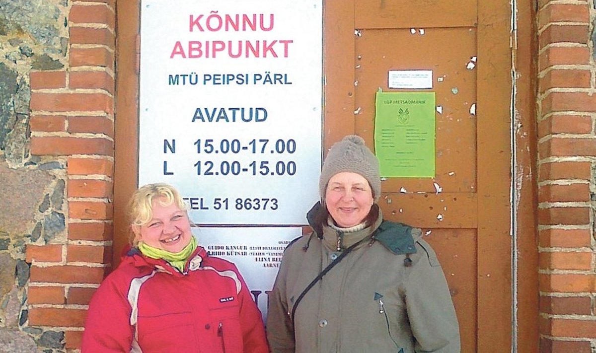 Kõnnu abipunkti on käima pannud Natalja Peltomaa (paremal), talle on abiks Jelena Levina.  Foto: Janno Zõbin