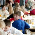 Комиссия по делам ЕС поддерживает расширение программы по выдаче молока, фруктов и овощей в школах