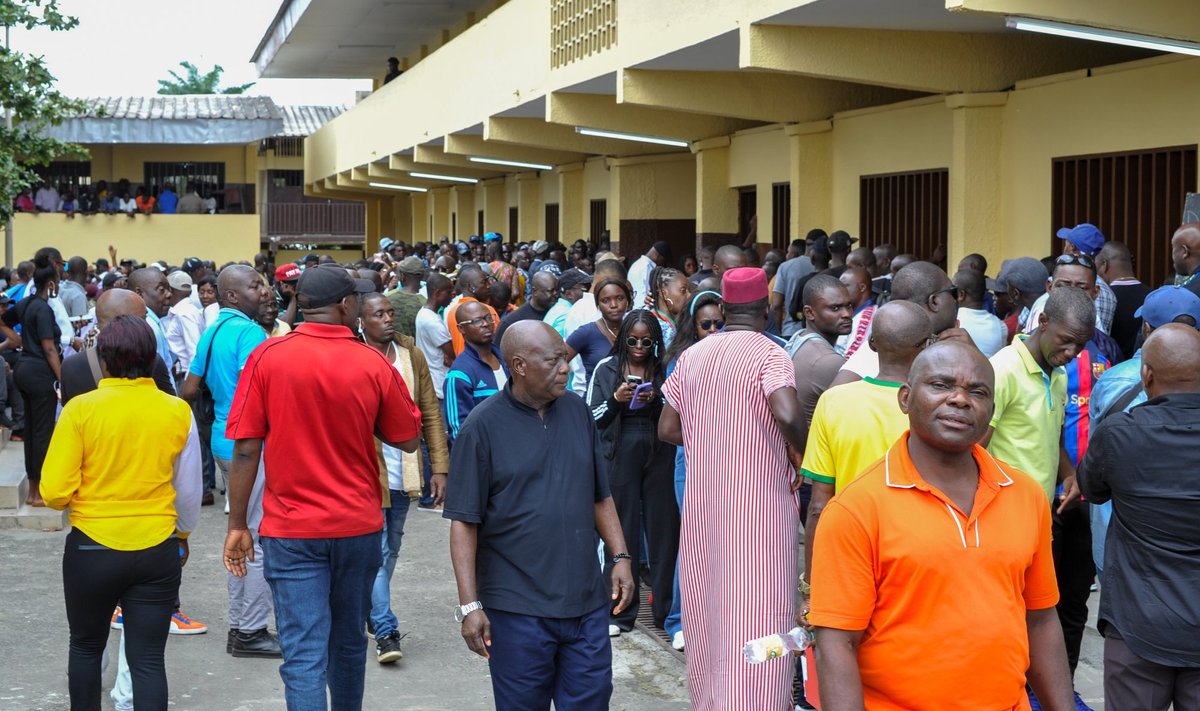 Gaboni valimised 26. augustil olid ilmselt võltsitud ja toimusid meedia tasalülitamise saatel