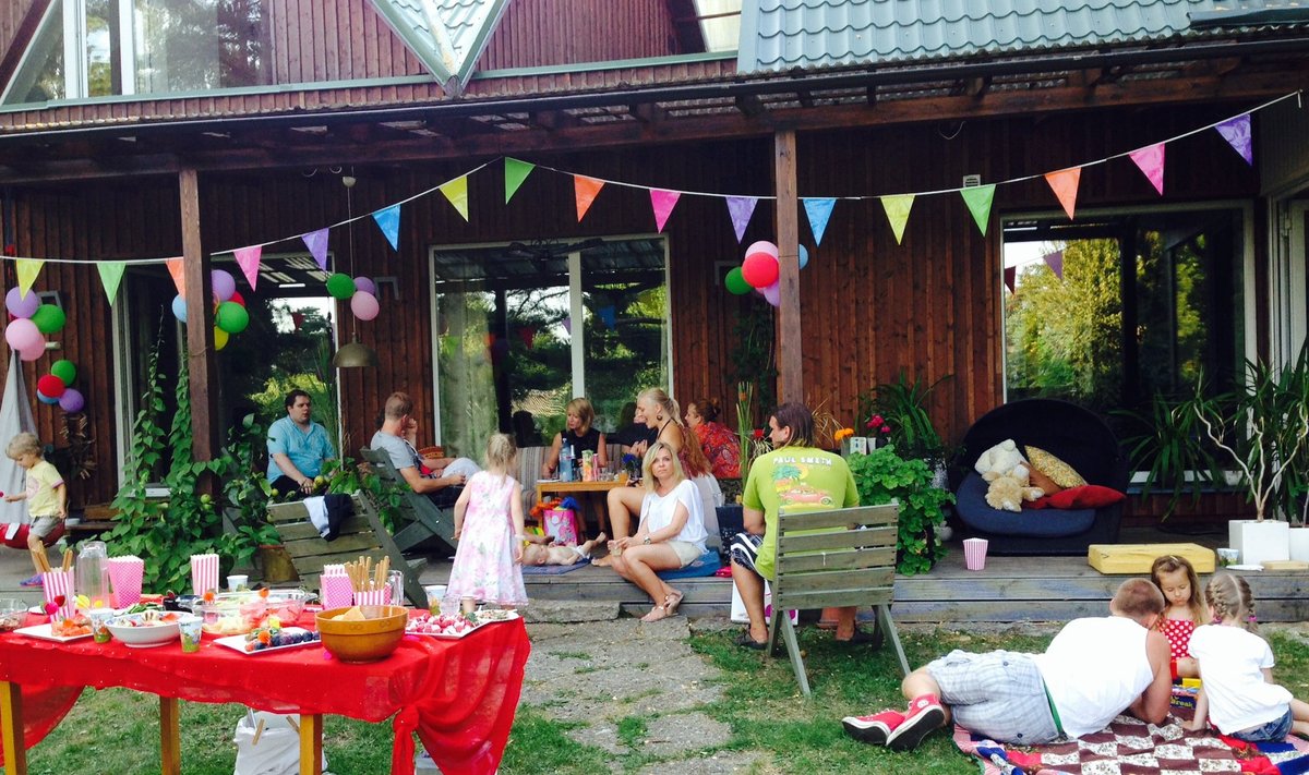 Fotovõistlus "Minu kodu suvel": Katre suvine pidu Pääsküla moodi