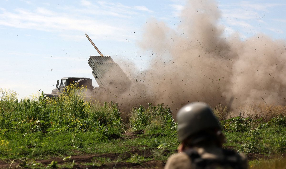 TULD: Ukraina sõjaväelased lasevad Vene vägesid Gradiga, mis on kunagise Stalini oreli moodne versioon.